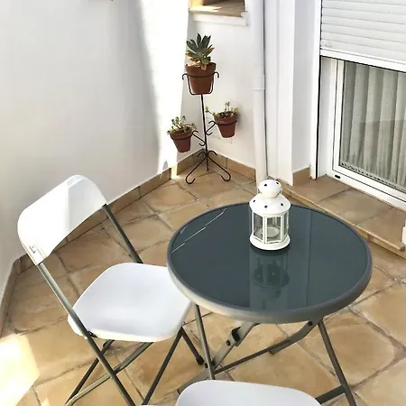 Flores Apartament *