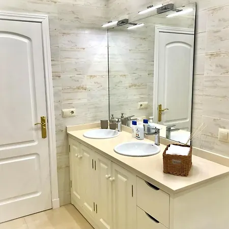 Apartament Flores *