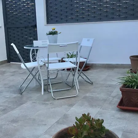 Апартаменти Flores *
